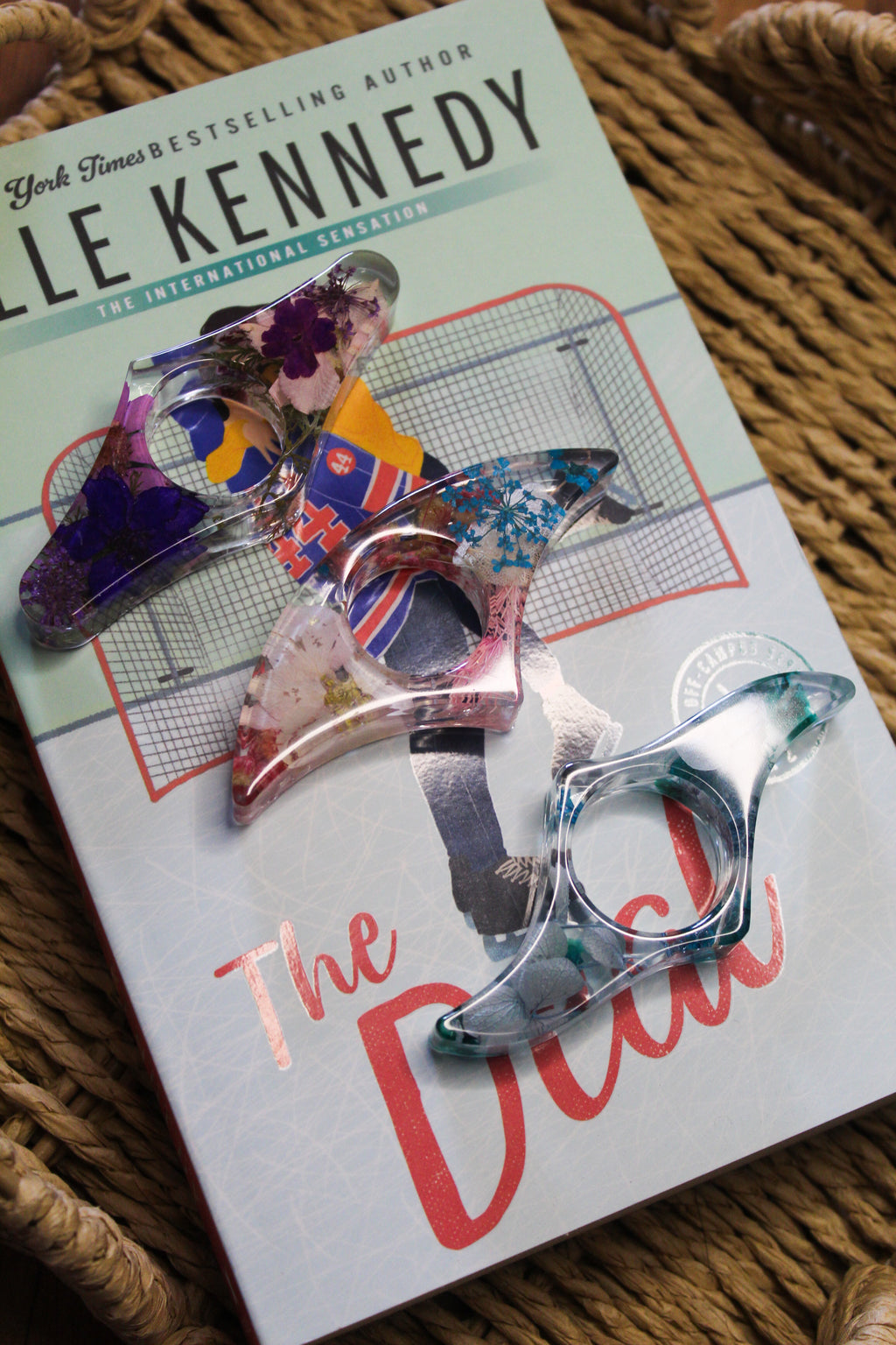 Page Holder Floral Blue