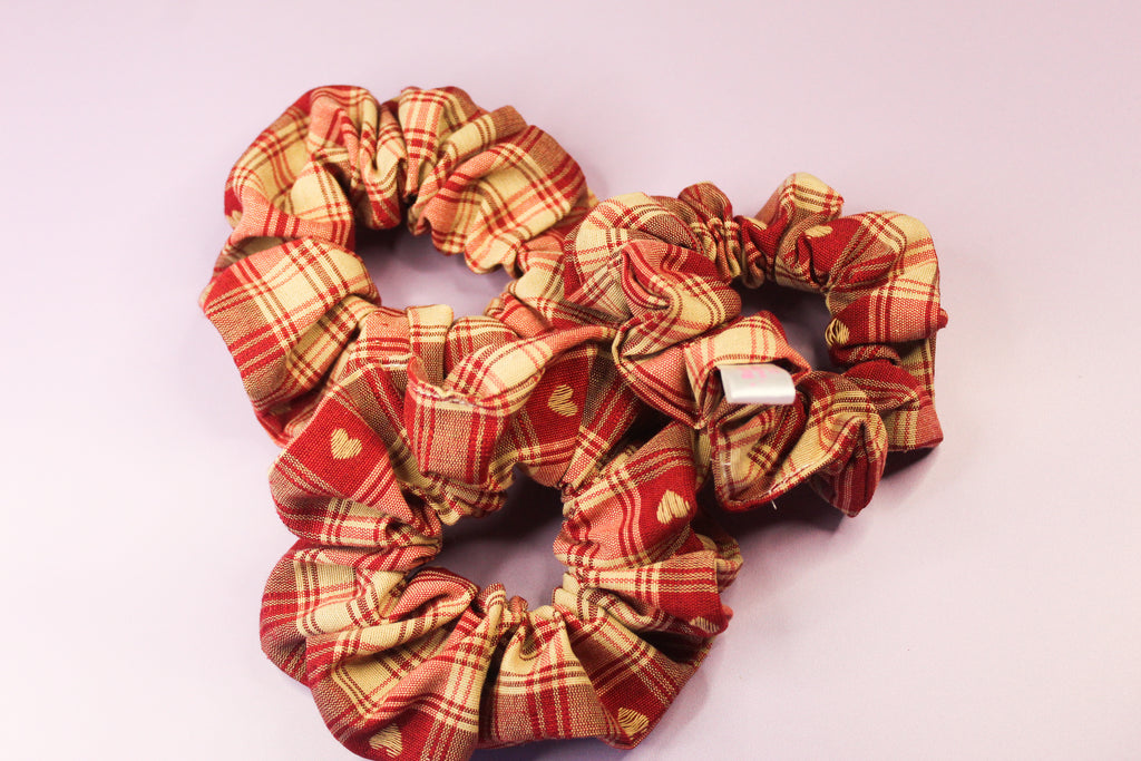 Sweet Heart Scrunchie
